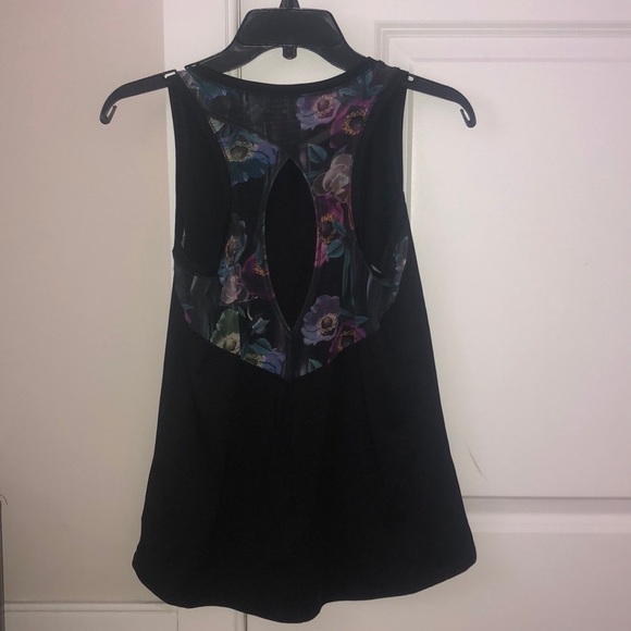 Like new Calia floral top - Picture 3 of 5